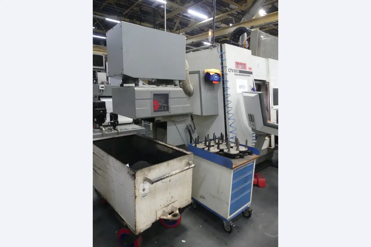 Centres d'usinage, machines d'usinage des métaux et lignes de production de l'industrie automobile-5