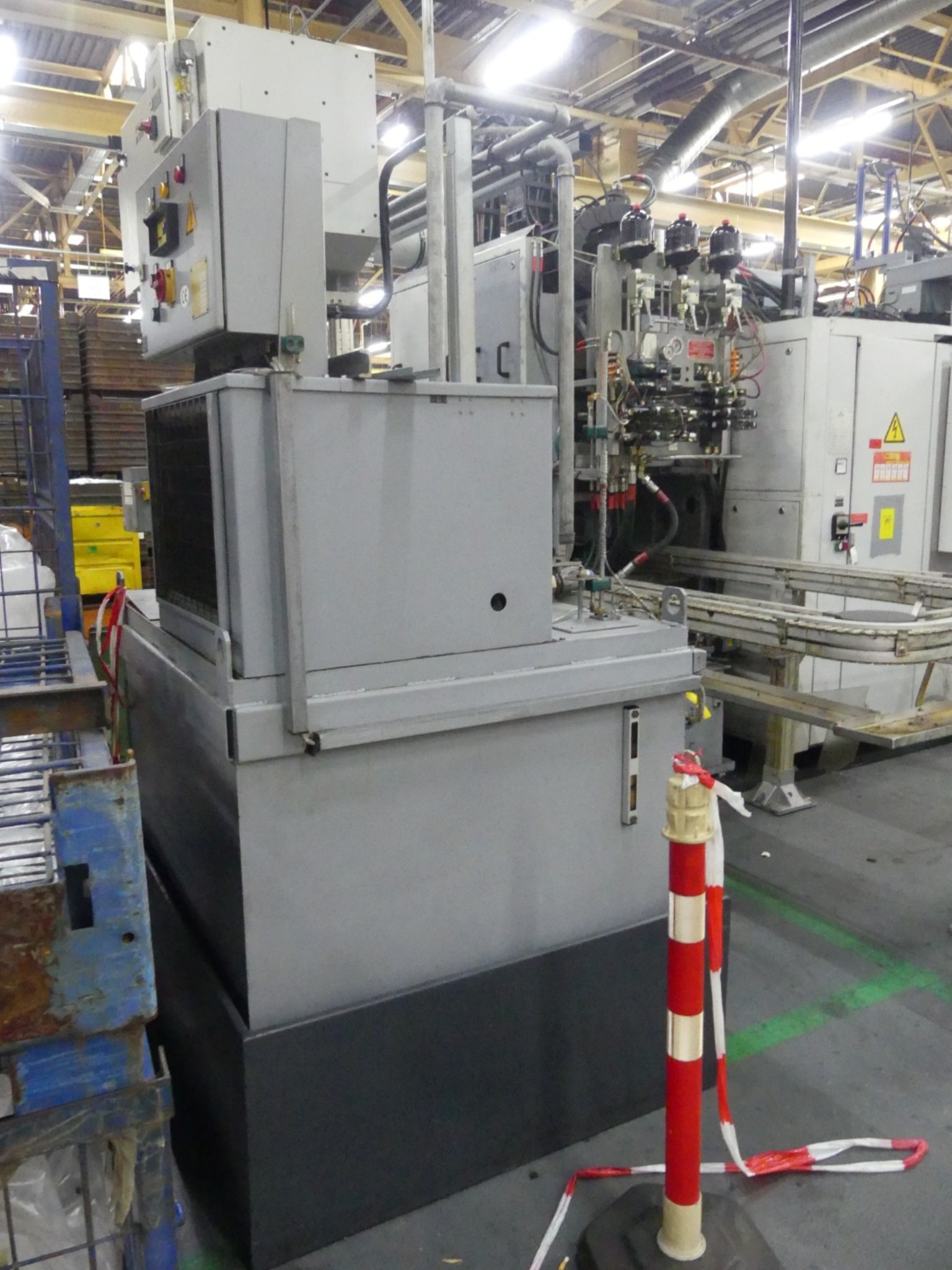 Centres d'usinage, machines d'usinage des métaux et lignes de production de l'industrie automobile-6