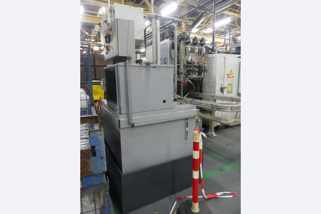 Centres d'usinage, machines d'usinage des métaux et lignes de production de l'industrie automobile-6
