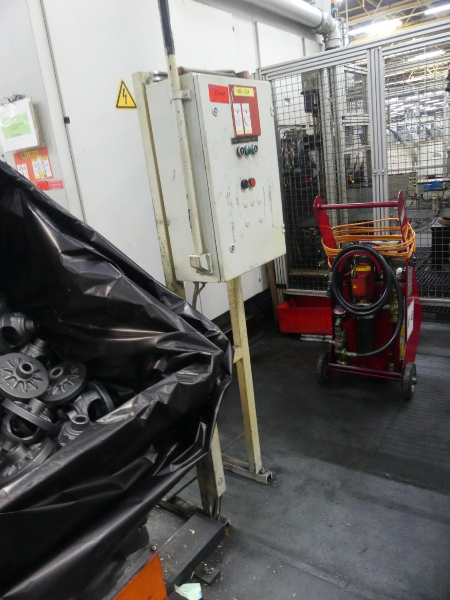 Centros de mecanizado, máquinas para trabajar el metal y líneas de producción de la industria del automóvil-2
