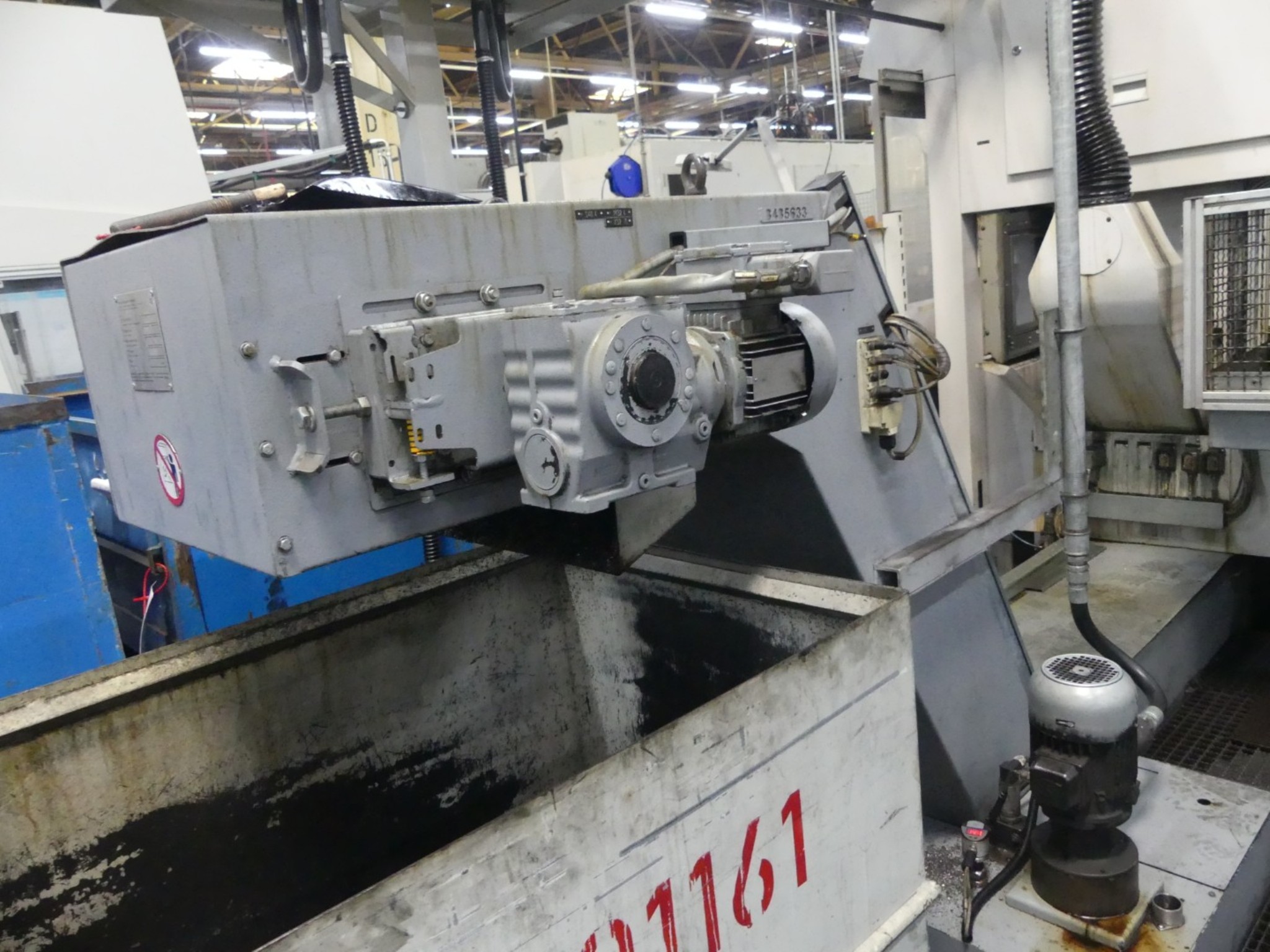 Centres d'usinage, machines d'usinage des métaux et lignes de production de l'industrie automobile-9