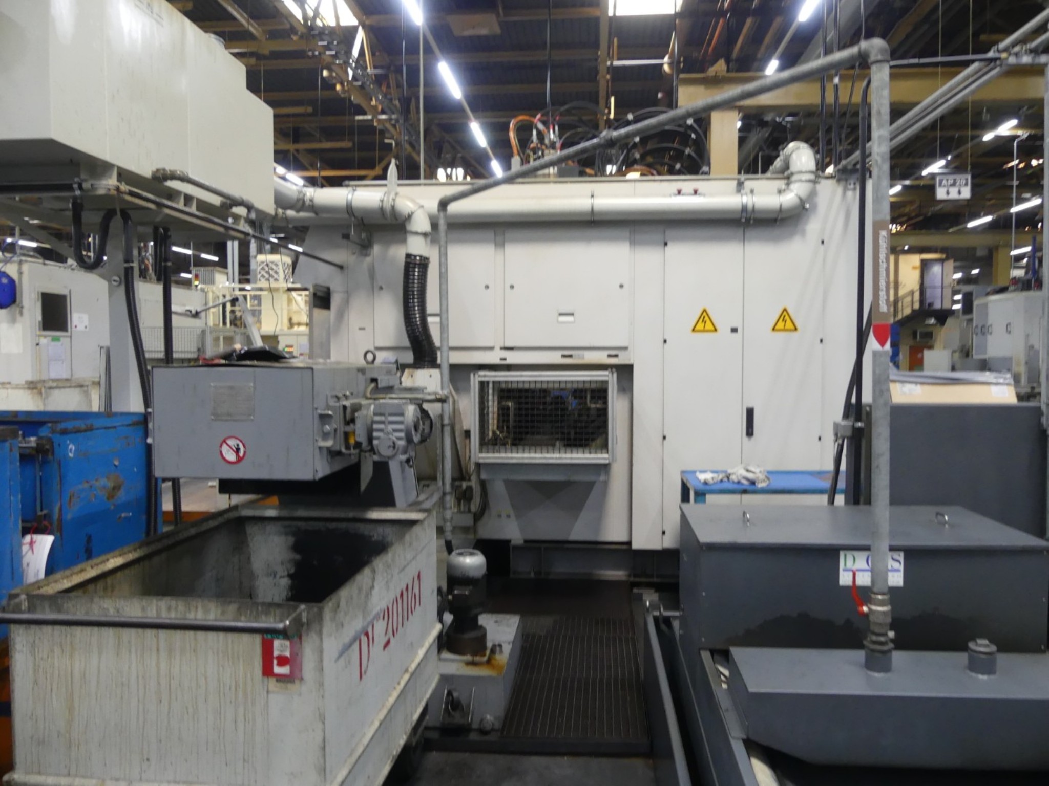 Centres d'usinage, machines d'usinage des métaux et lignes de production de l'industrie automobile-1