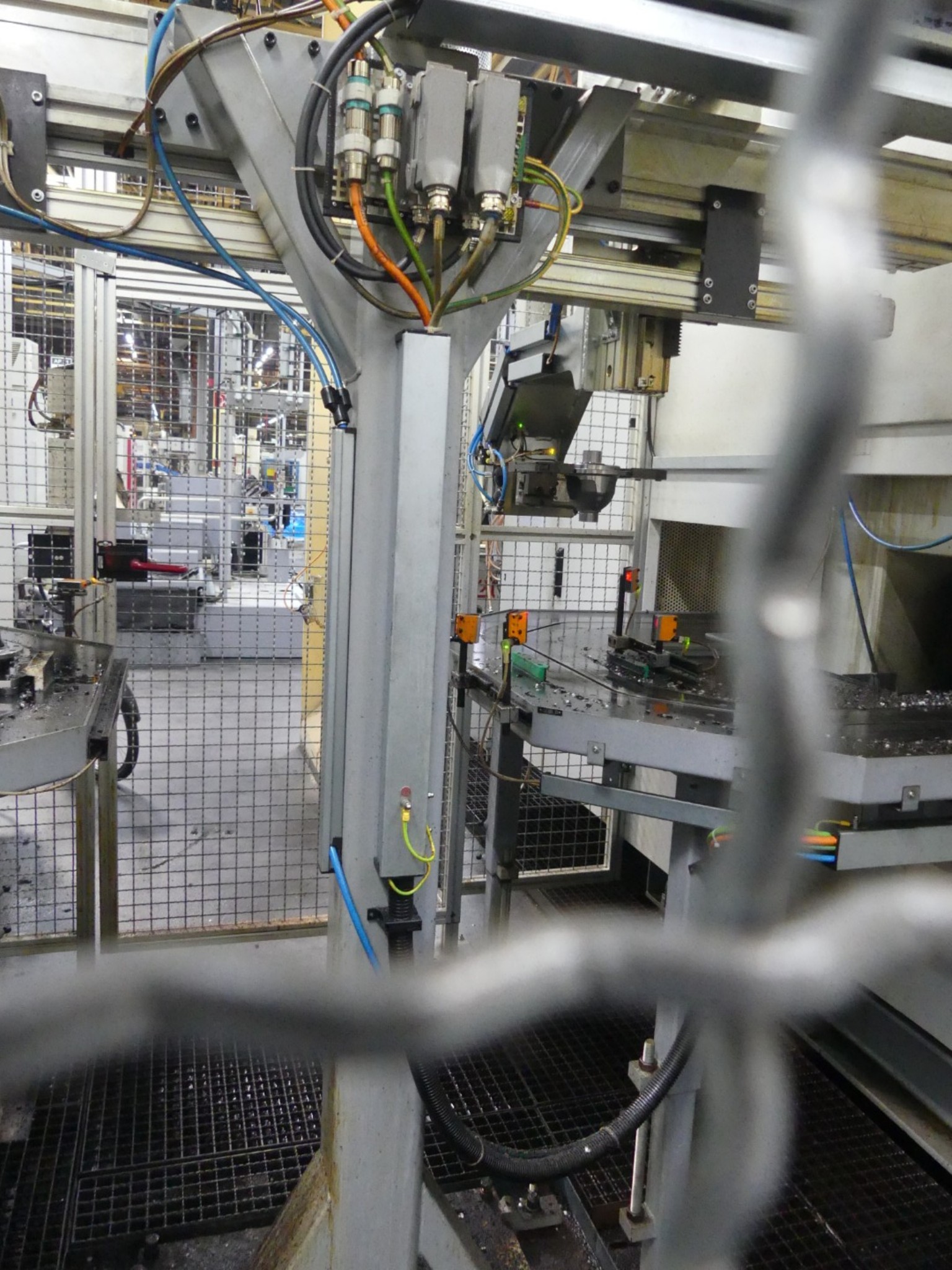 Centres d'usinage, machines d'usinage des métaux et lignes de production de l'industrie automobile-11