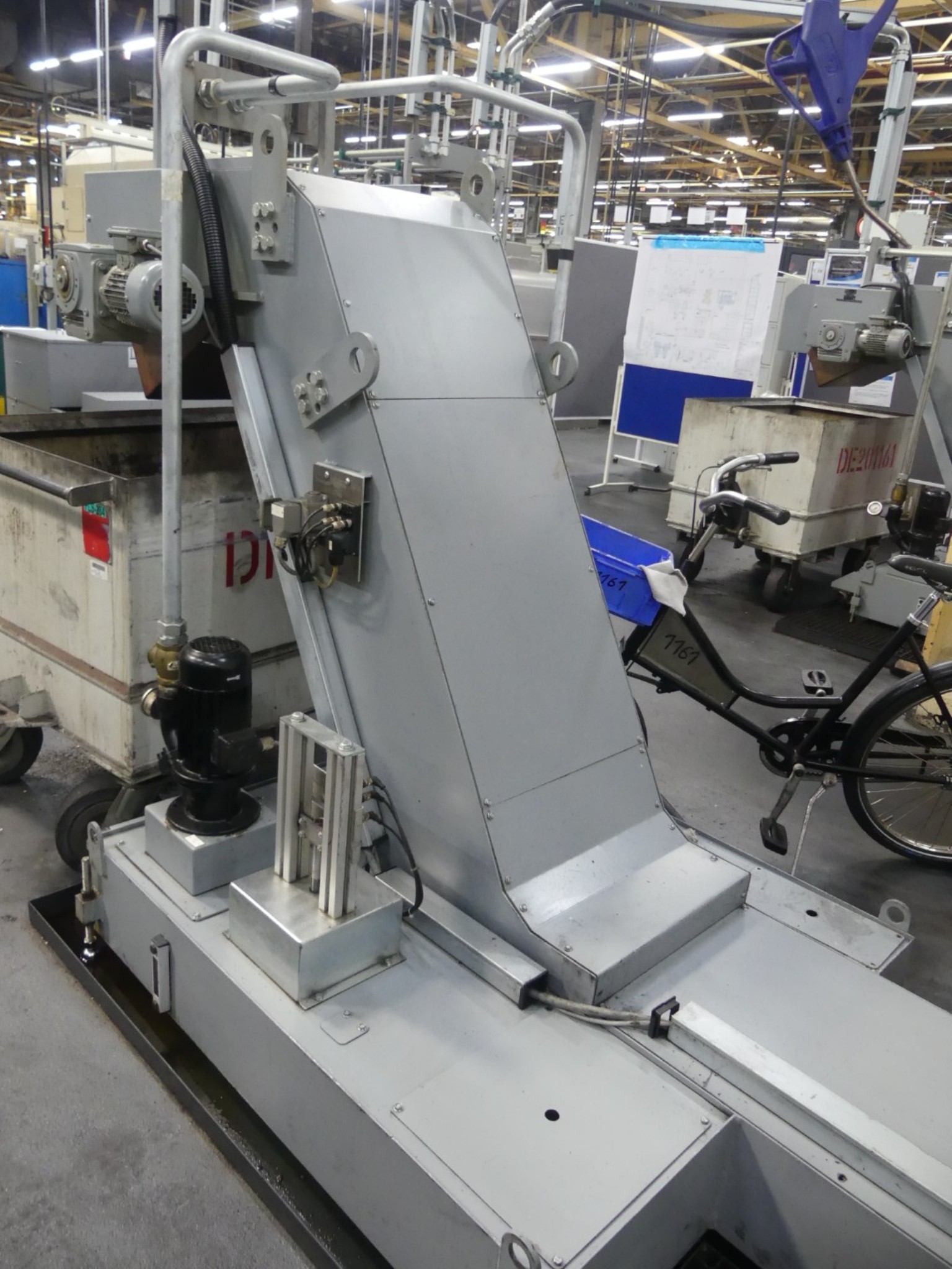 Centres d'usinage, machines d'usinage des métaux et lignes de production de l'industrie automobile-15