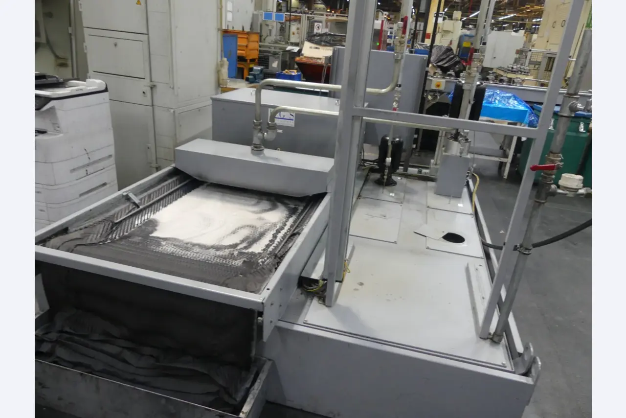 Centres d'usinage, machines d'usinage des métaux et lignes de production de l'industrie automobile-17