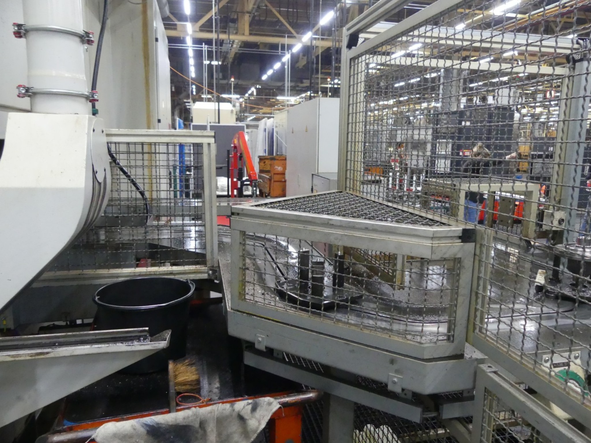 Centres d'usinage, machines d'usinage des métaux et lignes de production de l'industrie automobile-8