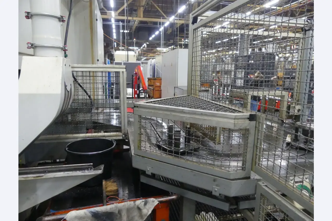 Centres d'usinage, machines d'usinage des métaux et lignes de production de l'industrie automobile-8