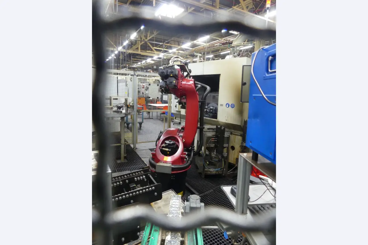 Centres d'usinage, machines d'usinage des métaux et lignes de production de l'industrie automobile-9