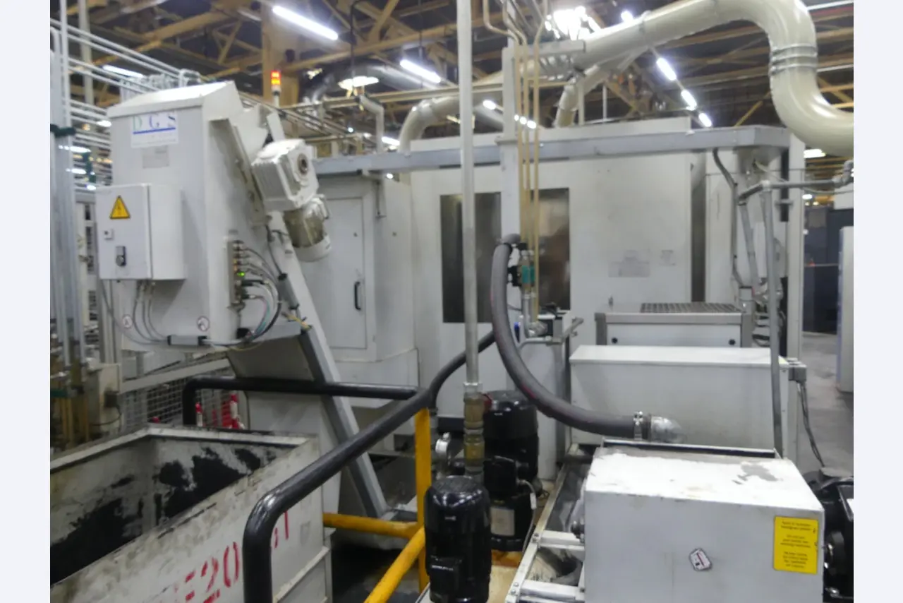 Centres d'usinage, machines d'usinage des métaux et lignes de production de l'industrie automobile-1