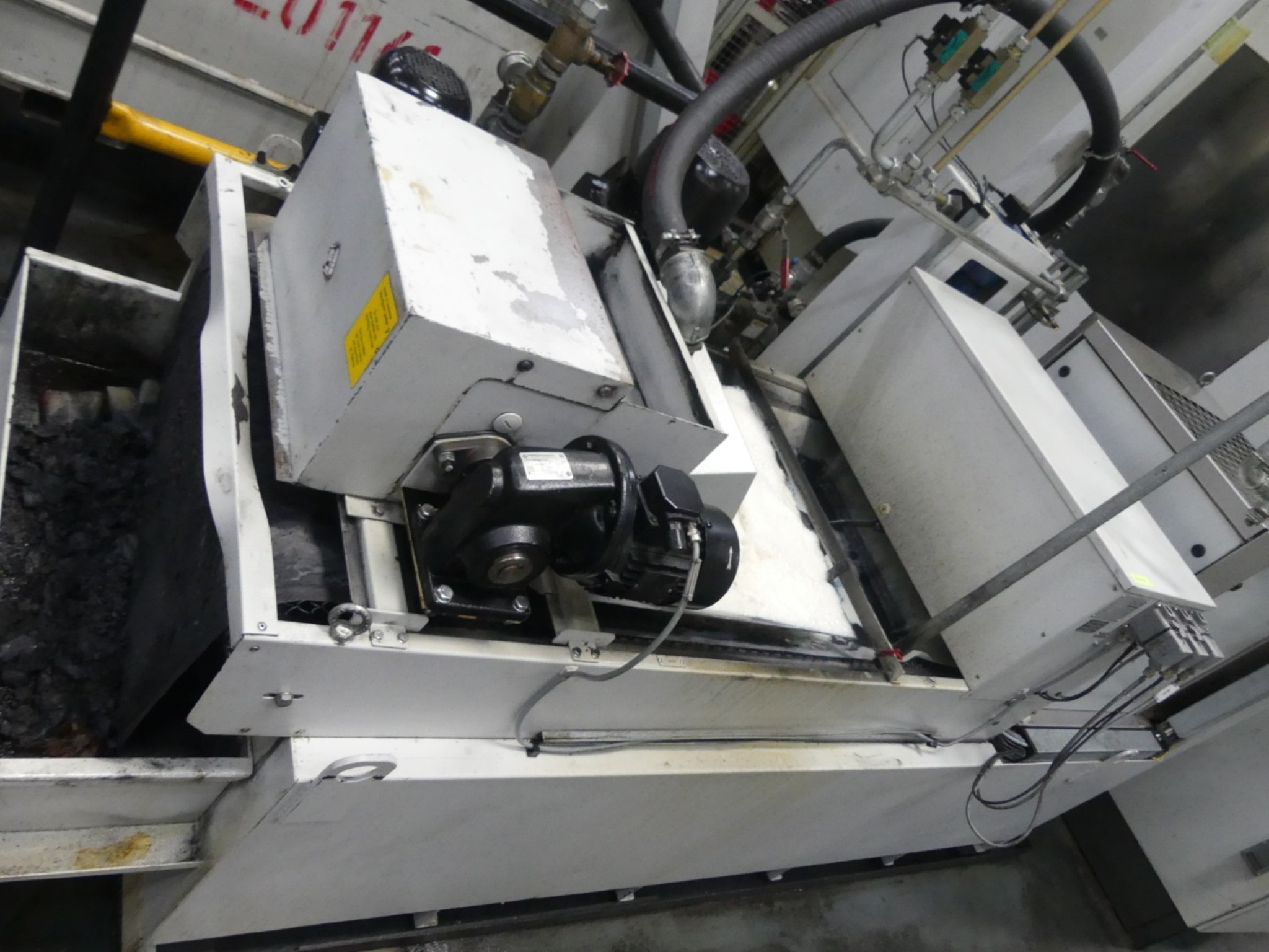 Centres d'usinage, machines d'usinage des métaux et lignes de production de l'industrie automobile-6