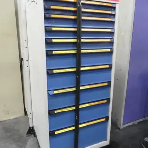 Armário com gaveta para ferramentas Kind