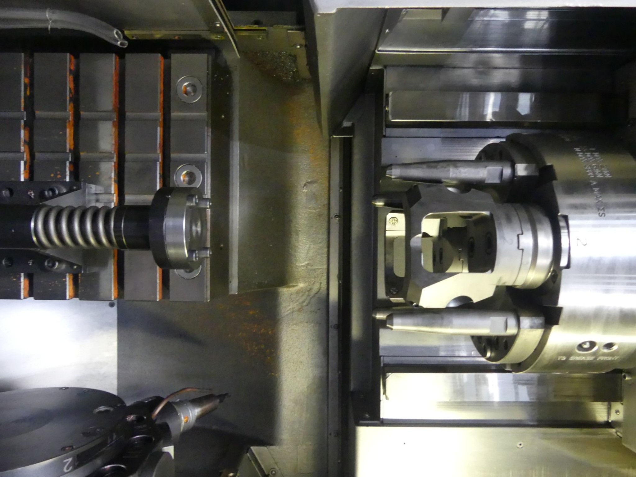 Centres d'usinage, machines d'usinage des métaux et lignes de production de l'industrie automobile-11