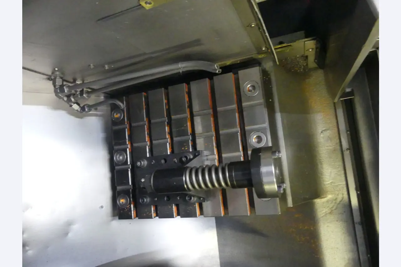 Centres d'usinage, machines d'usinage des métaux et lignes de production de l'industrie automobile-12