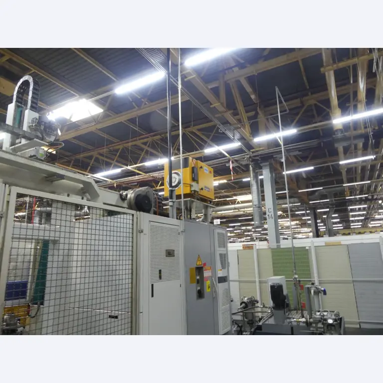 Centres d'usinage, machines d'usinage des métaux et lignes de production de l'industrie automobile-15