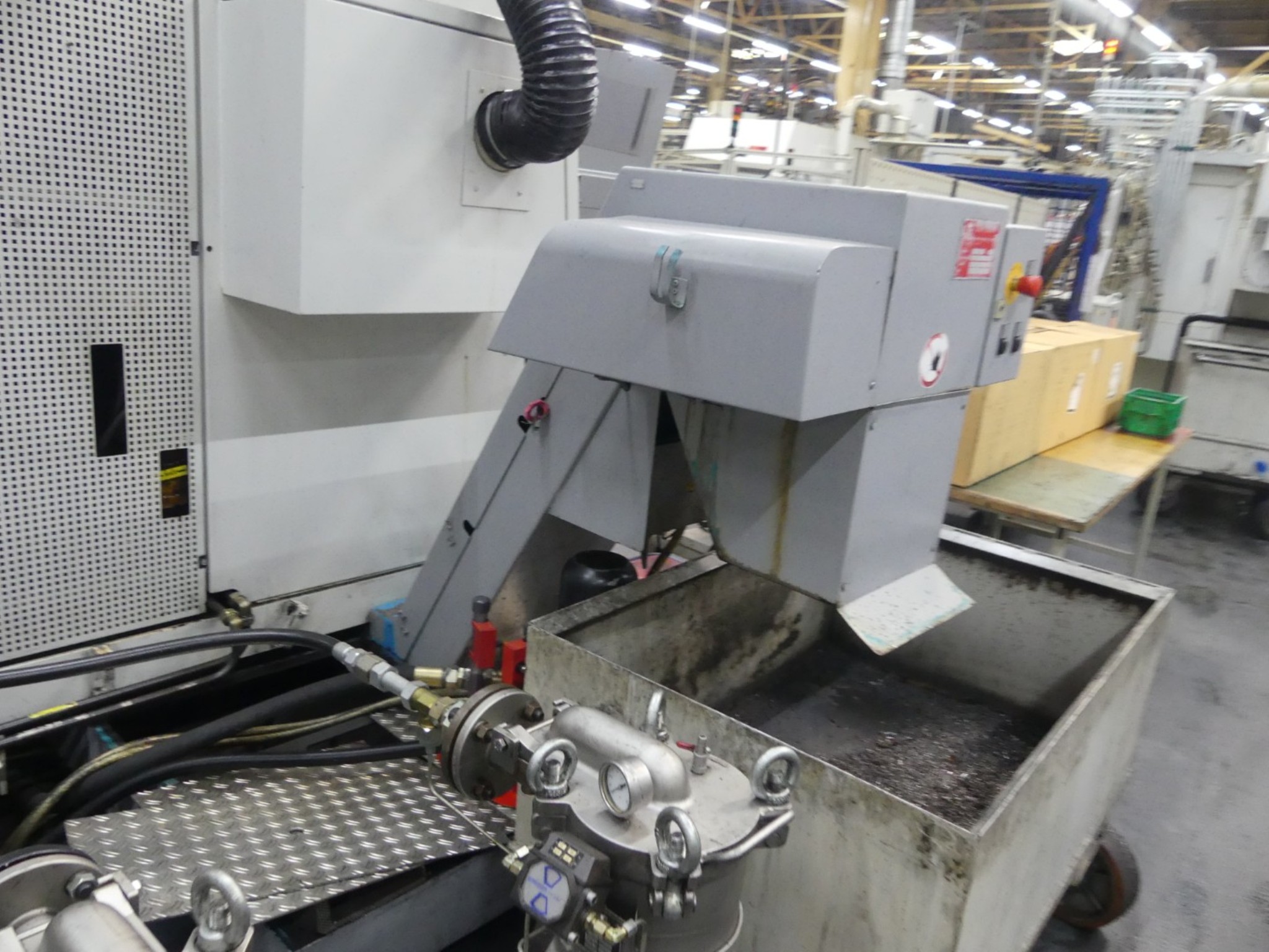 Centres d'usinage, machines d'usinage des métaux et lignes de production de l'industrie automobile-19