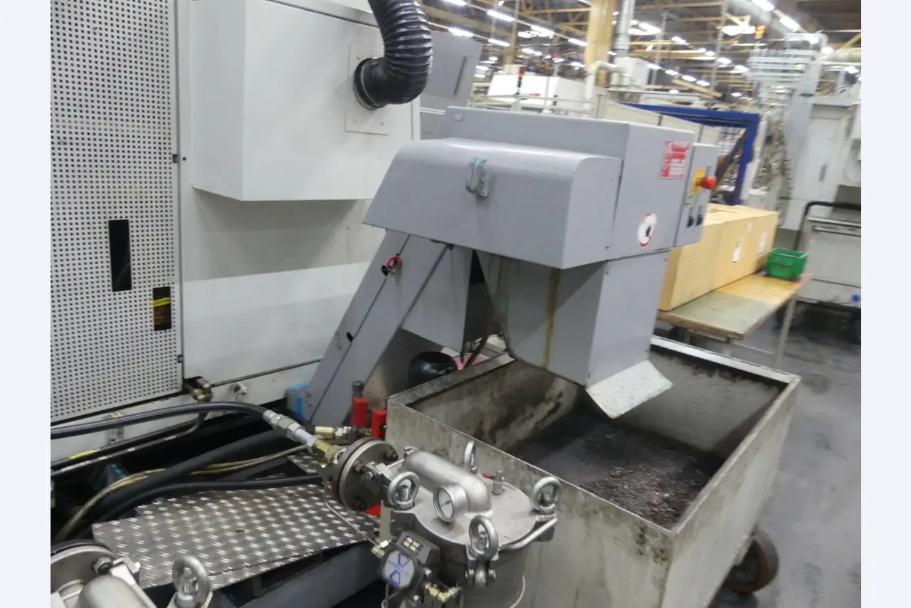 Centres d'usinage, machines d'usinage des métaux et lignes de production de l'industrie automobile-19