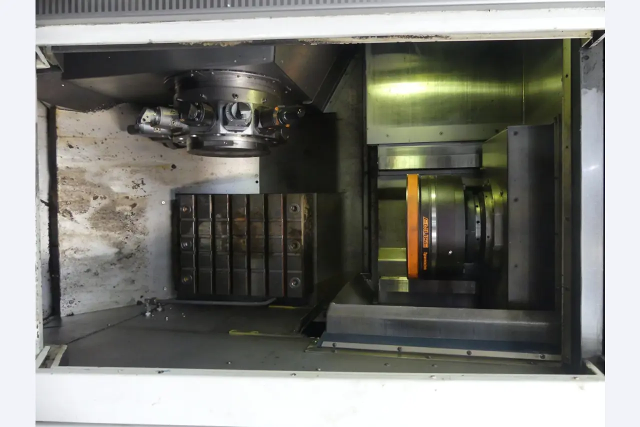 Centres d'usinage, machines d'usinage des métaux et lignes de production de l'industrie automobile-4
