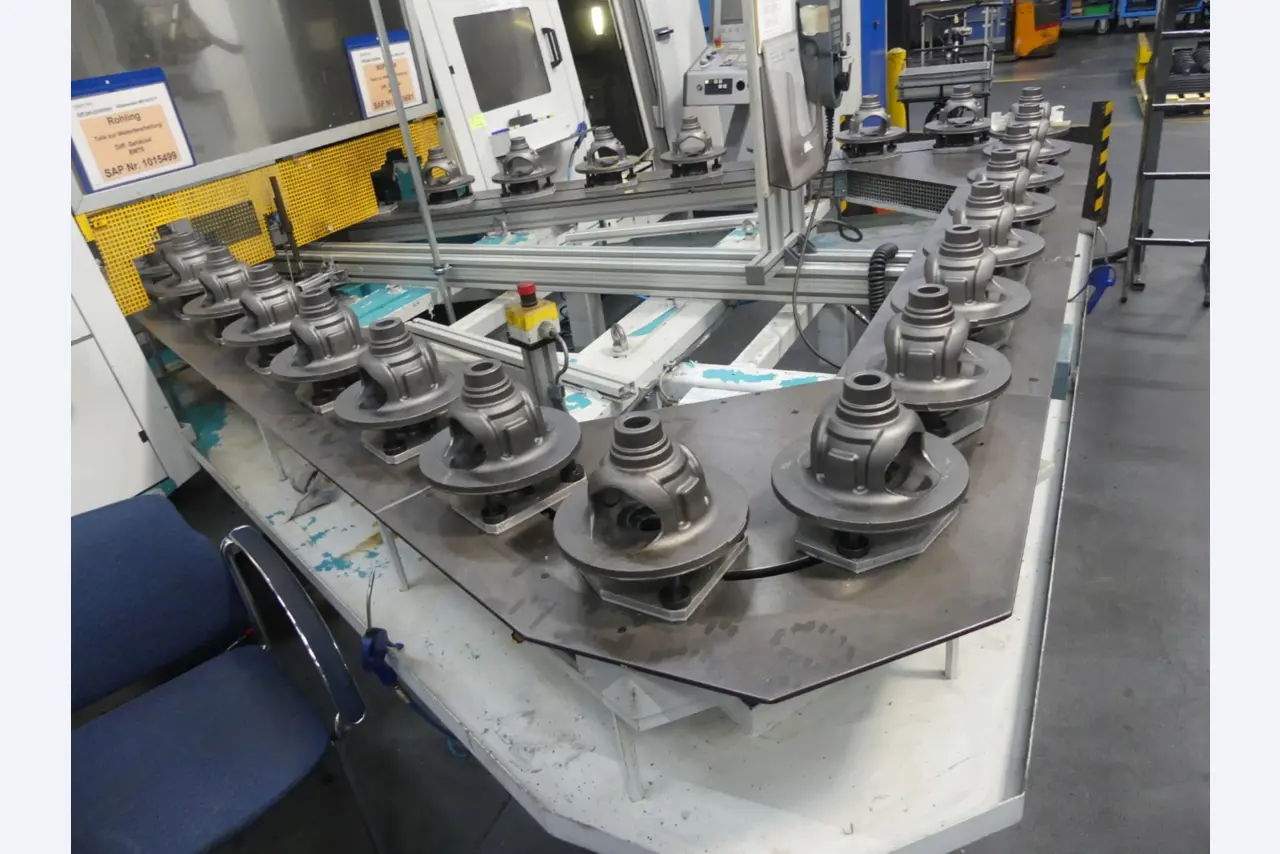 Centres d'usinage, machines d'usinage des métaux et lignes de production de l'industrie automobile-7