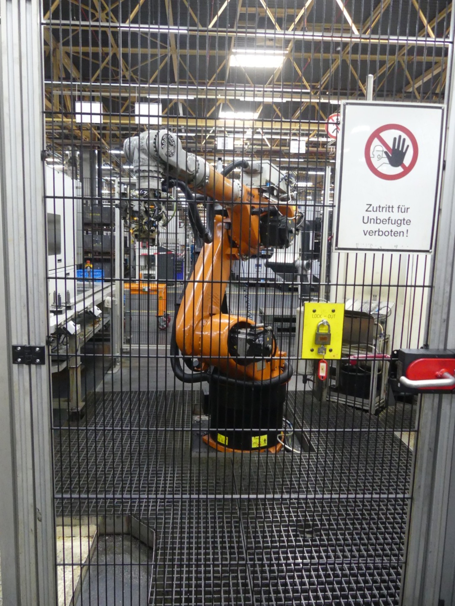 Centres d'usinage, machines d'usinage des métaux et lignes de production de l'industrie automobile-8