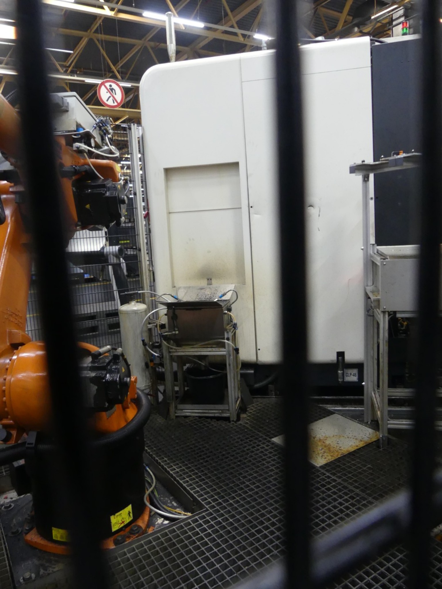 Centres d'usinage, machines d'usinage des métaux et lignes de production de l'industrie automobile-11