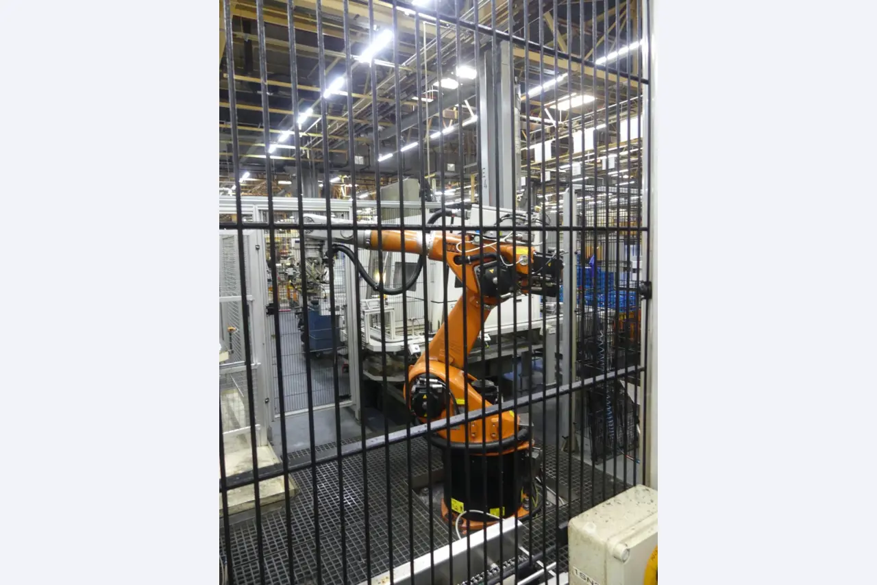 Centres d'usinage, machines d'usinage des métaux et lignes de production de l'industrie automobile-1