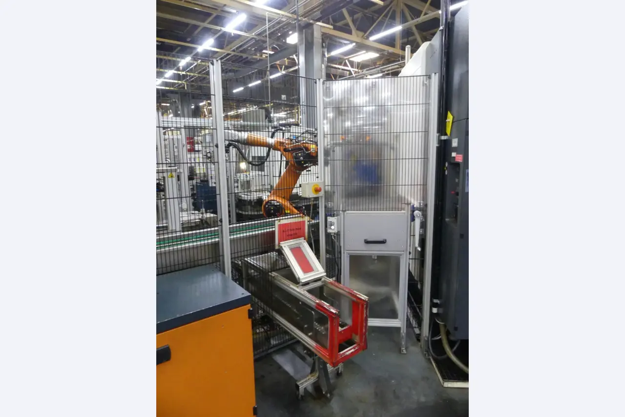 Centres d'usinage, machines d'usinage des métaux et lignes de production de l'industrie automobile-5
