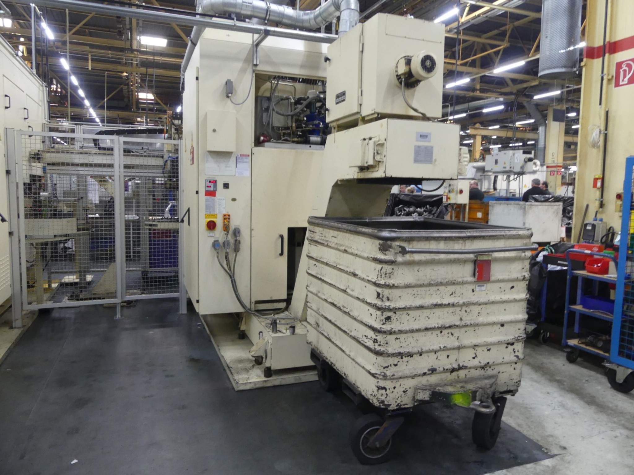 Centres d'usinage, machines d'usinage des métaux et lignes de production de l'industrie automobile-11