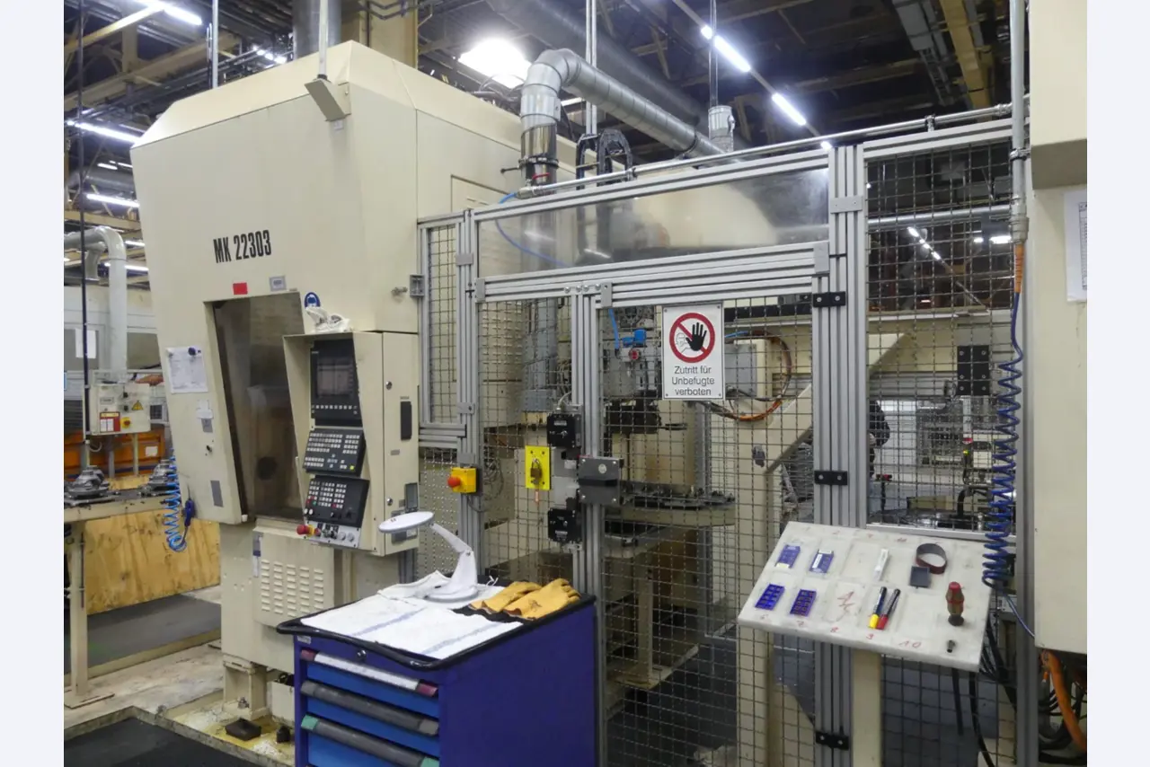 Centres d'usinage, machines d'usinage des métaux et lignes de production de l'industrie automobile-1