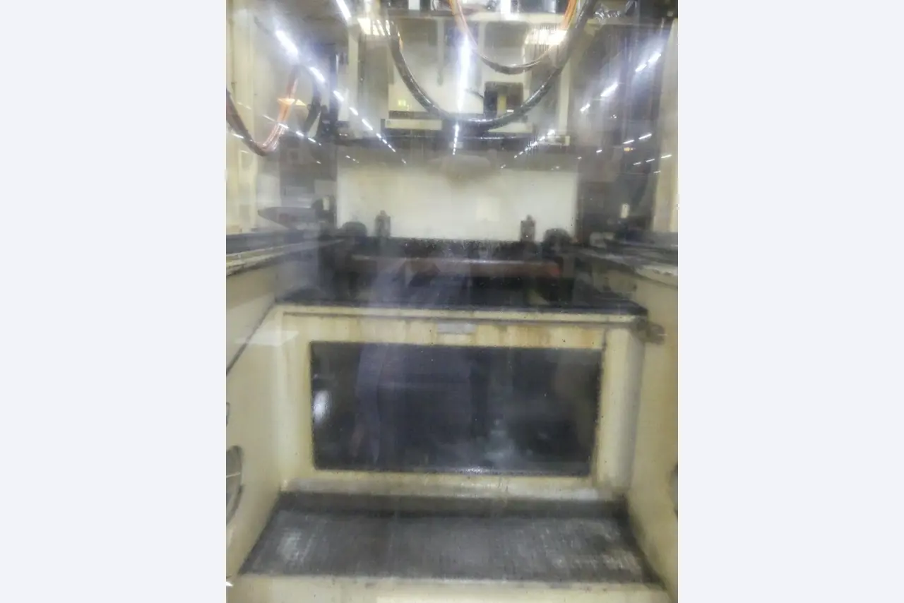 Centres d'usinage, machines d'usinage des métaux et lignes de production de l'industrie automobile-4