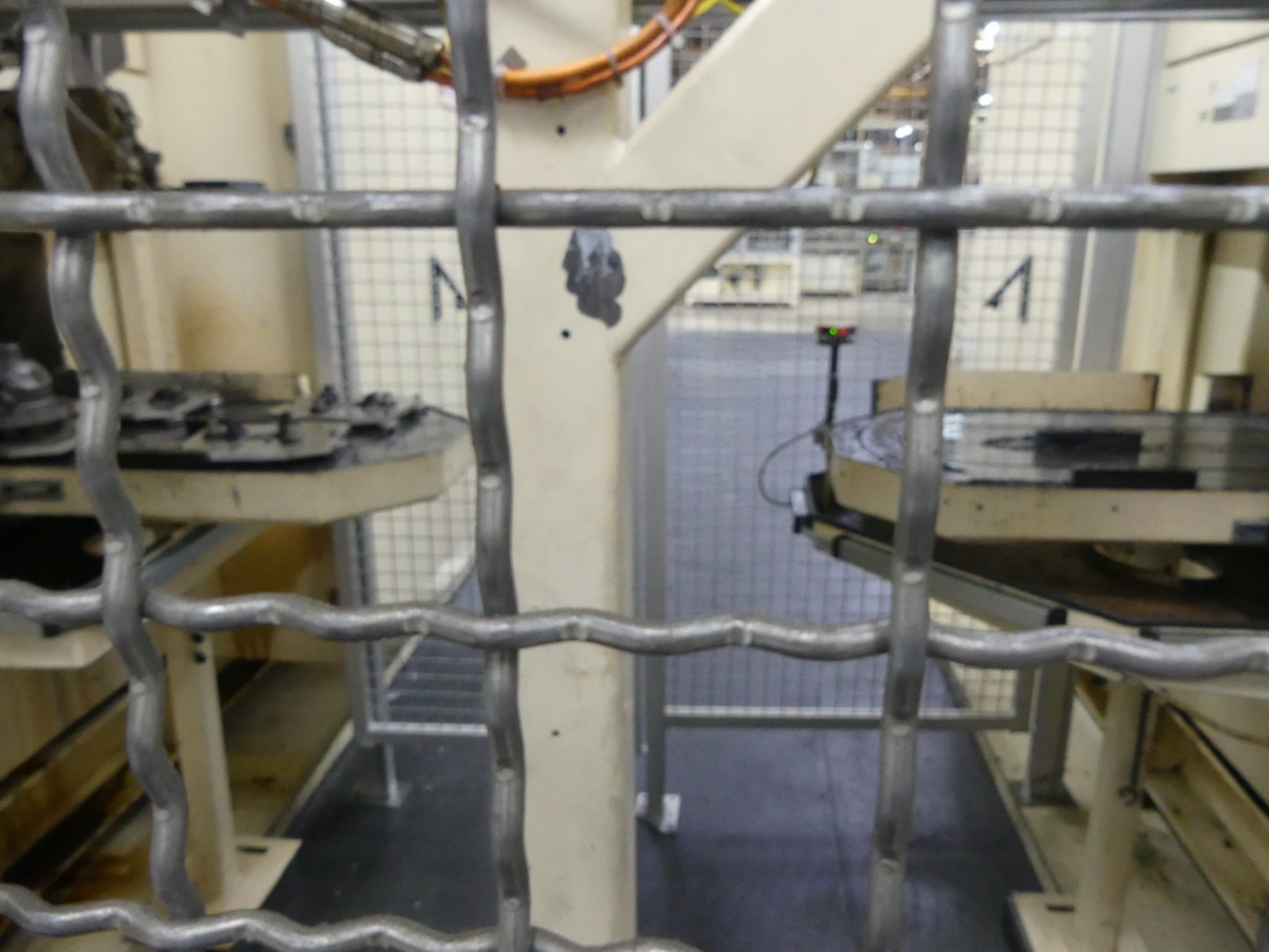 Centres d'usinage, machines d'usinage des métaux et lignes de production de l'industrie automobile-6
