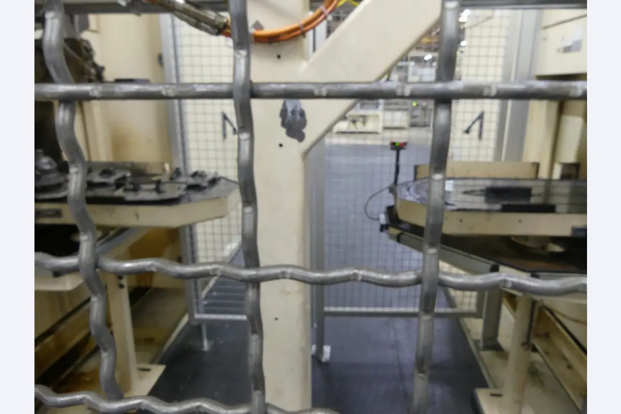 Centres d'usinage, machines d'usinage des métaux et lignes de production de l'industrie automobile-6