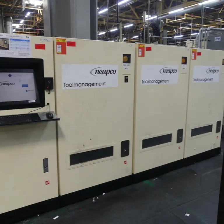 Automatic tool dispenser with Sielaff