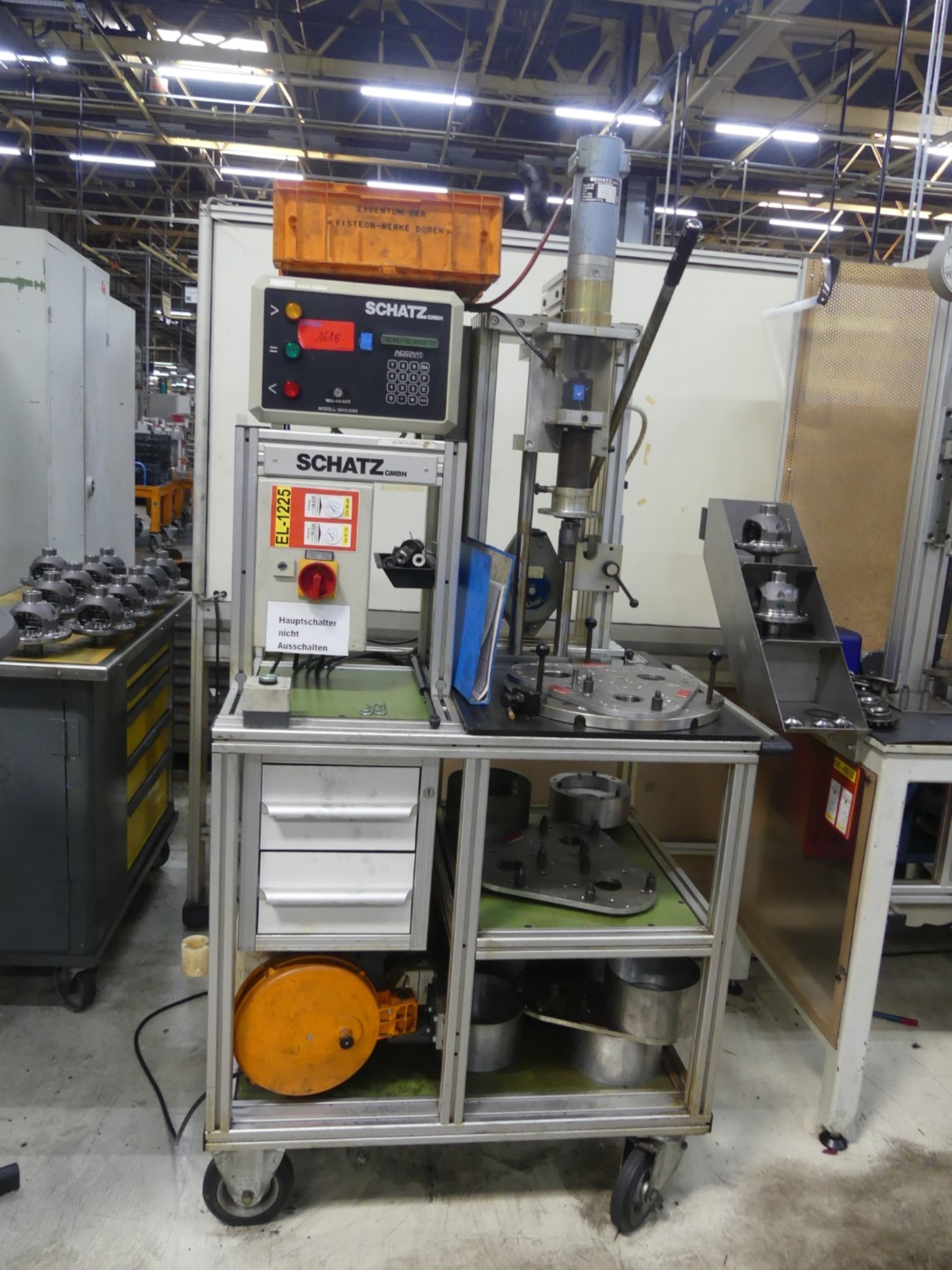 Centres d'usinage, machines d'usinage des métaux et lignes de production de l'industrie automobile-1