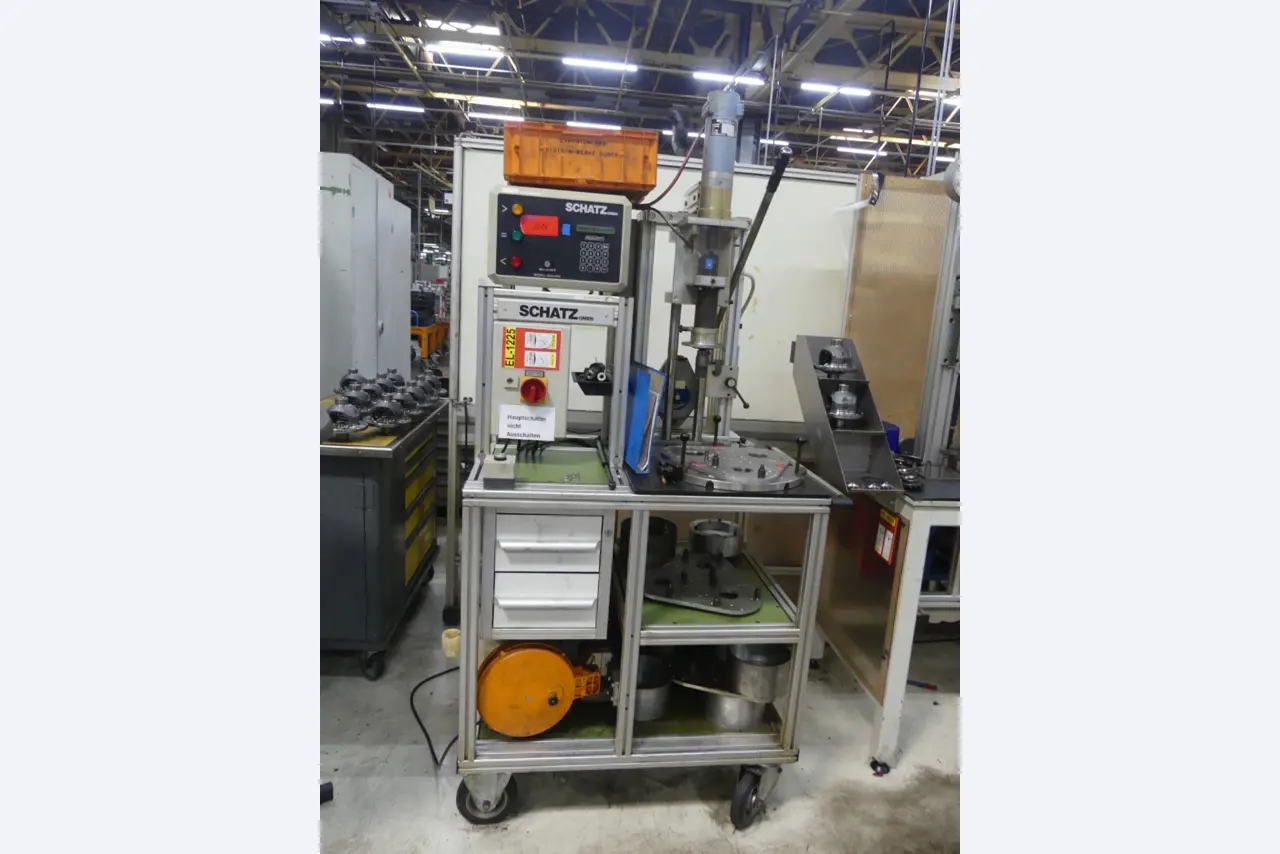 Centres d'usinage, machines d'usinage des métaux et lignes de production de l'industrie automobile-1