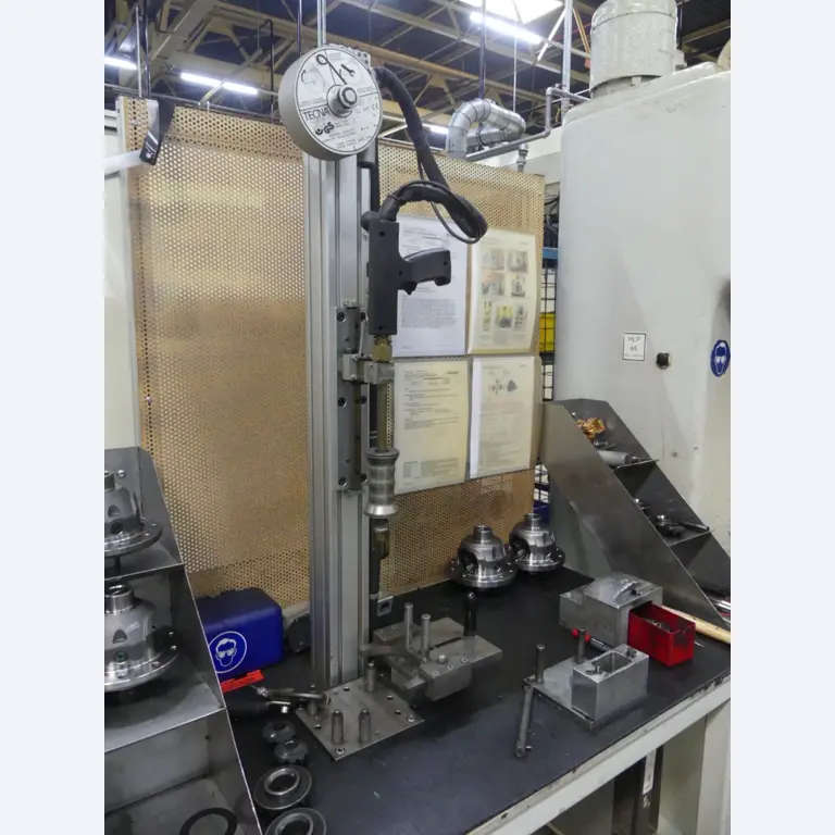 Centres d'usinage, machines d'usinage des métaux et lignes de production de l'industrie automobile-1
