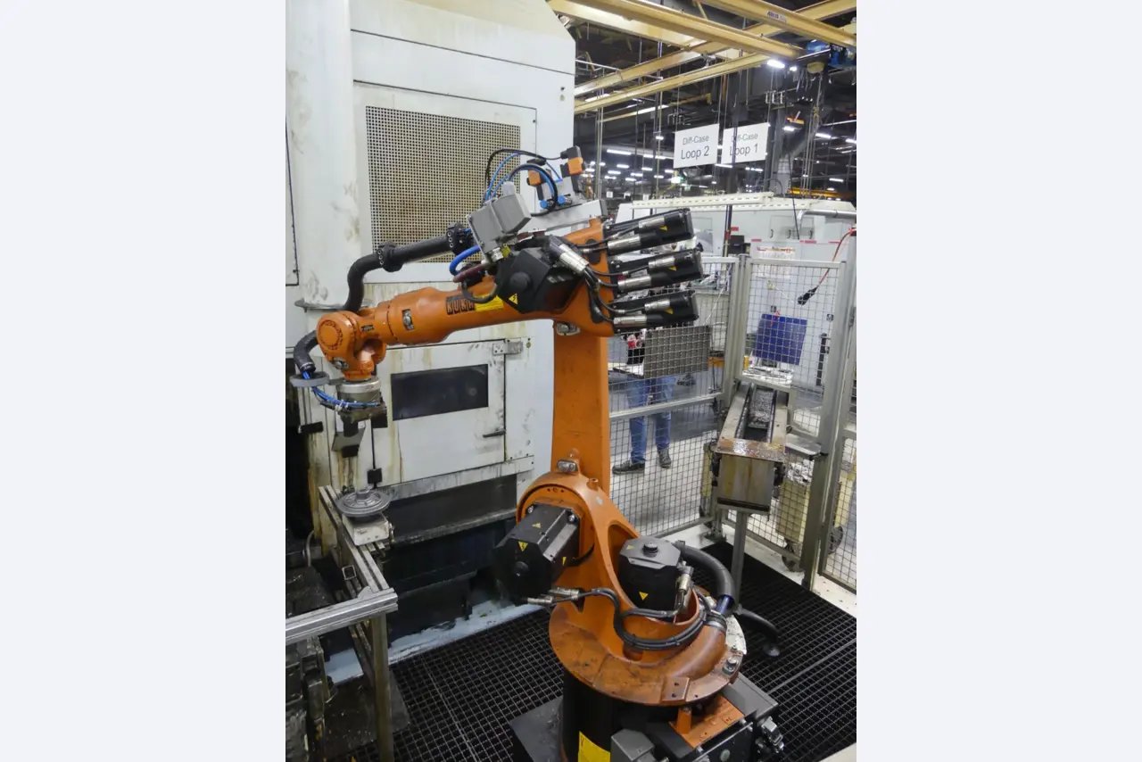 Centres d'usinage, machines d'usinage des métaux et lignes de production de l'industrie automobile-1