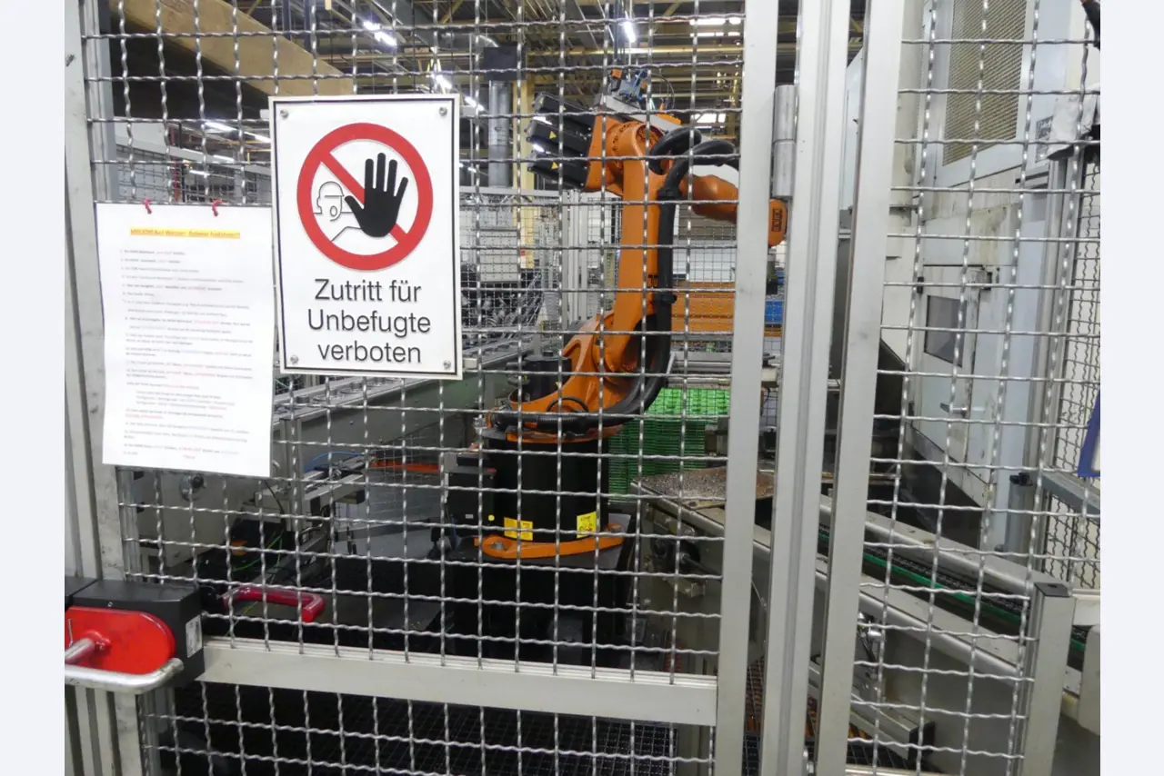 Centres d'usinage, machines d'usinage des métaux et lignes de production de l'industrie automobile-8