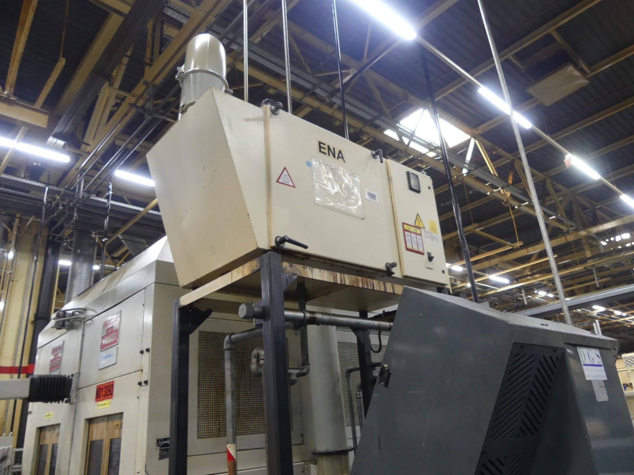 Centres d'usinage, machines d'usinage des métaux et lignes de production de l'industrie automobile-5