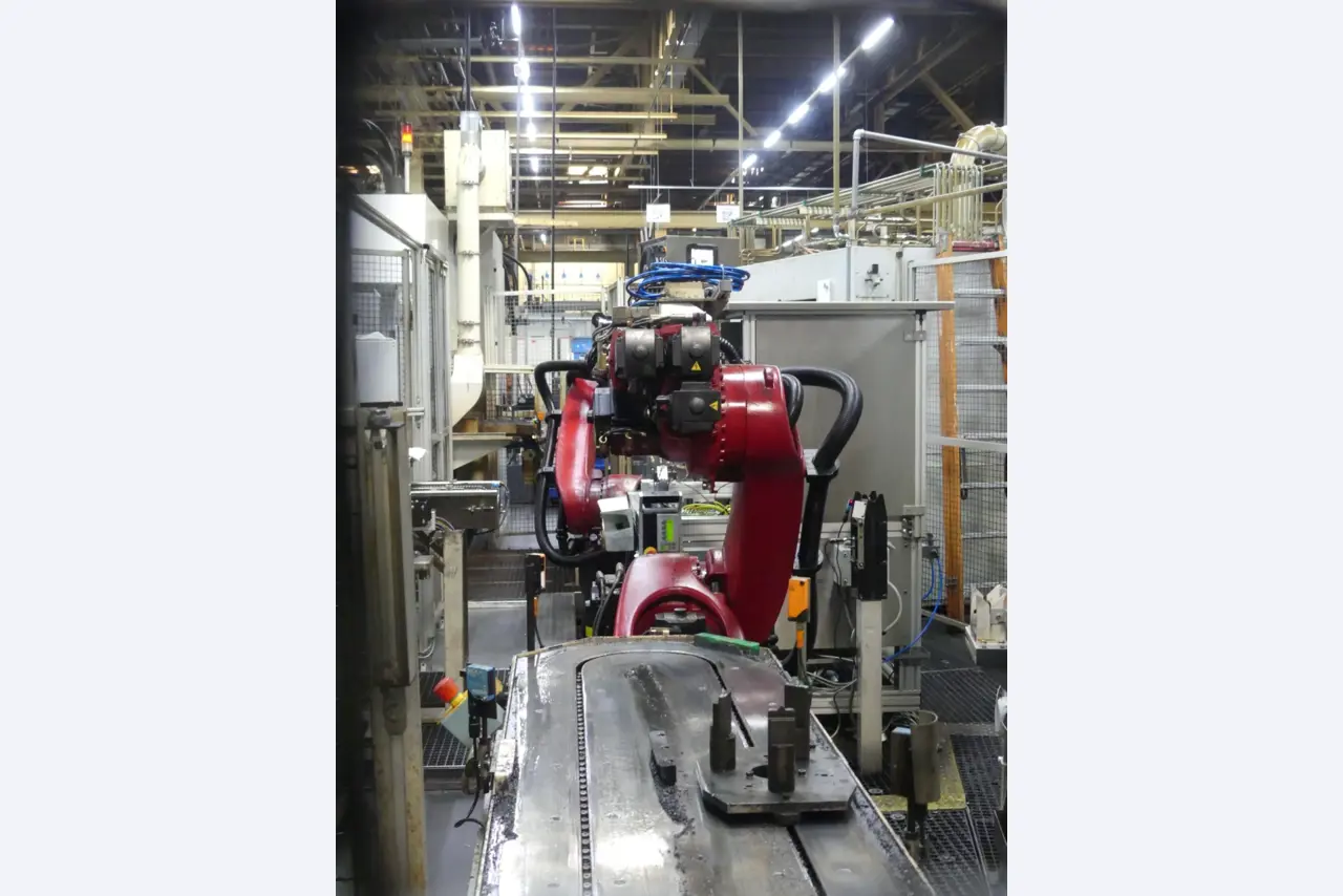 Centres d'usinage, machines d'usinage des métaux et lignes de production de l'industrie automobile-3