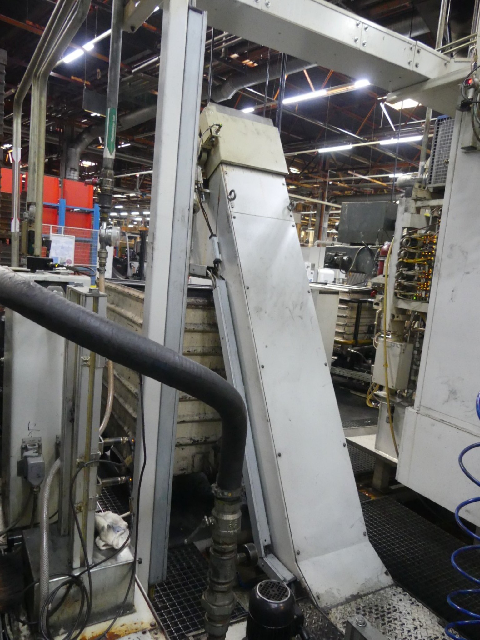 Centres d'usinage, machines d'usinage des métaux et lignes de production de l'industrie automobile-5