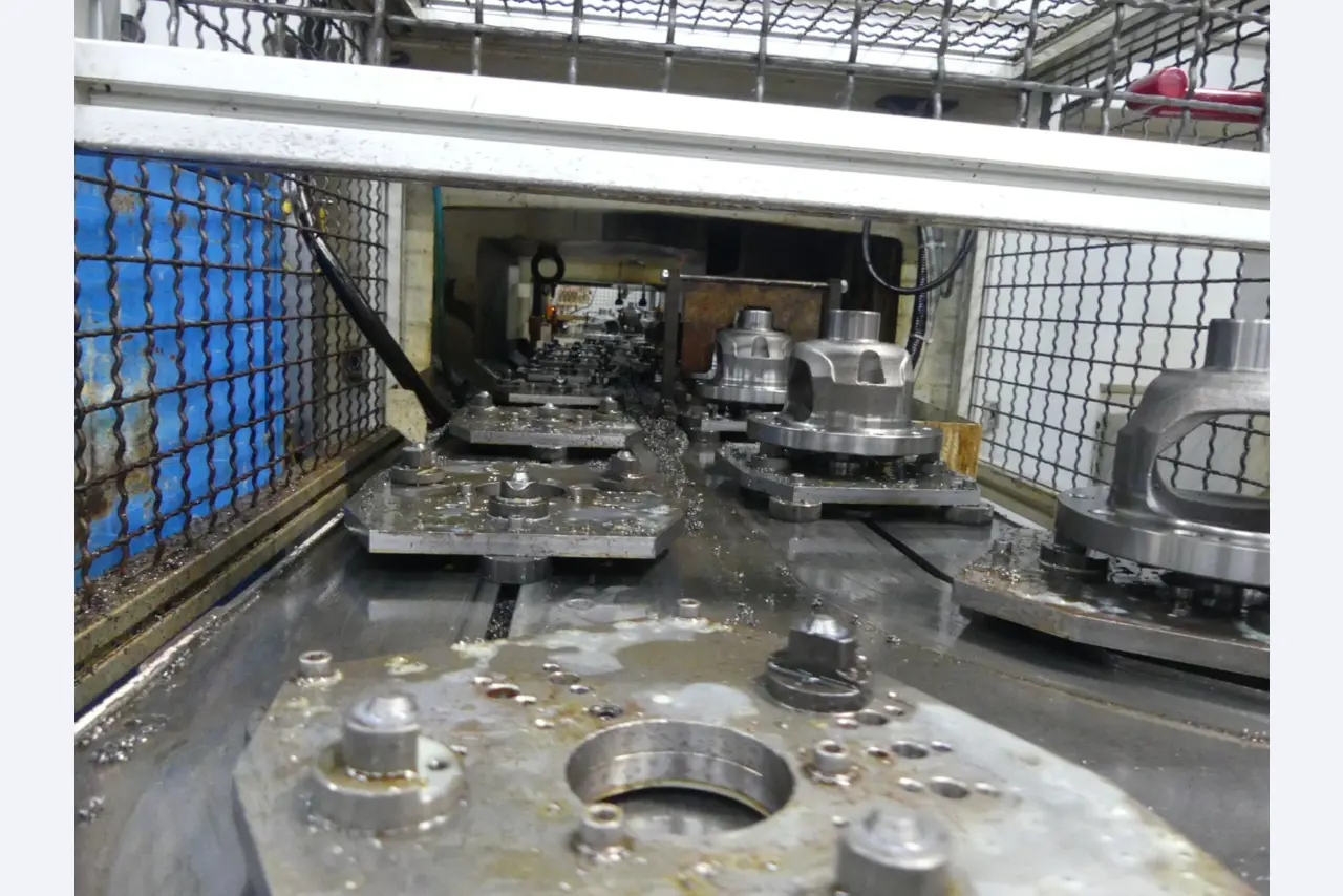 Centres d'usinage, machines d'usinage des métaux et lignes de production de l'industrie automobile-3