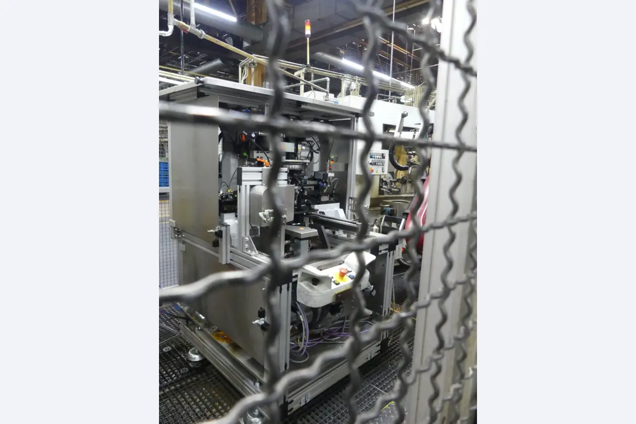 Centres d'usinage, machines d'usinage des métaux et lignes de production de l'industrie automobile-9