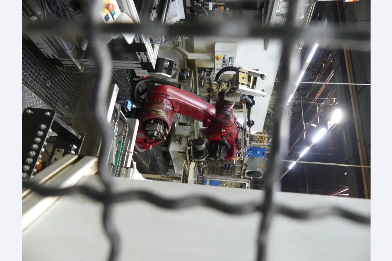 Centres d'usinage, machines d'usinage des métaux et lignes de production de l'industrie automobile-10
