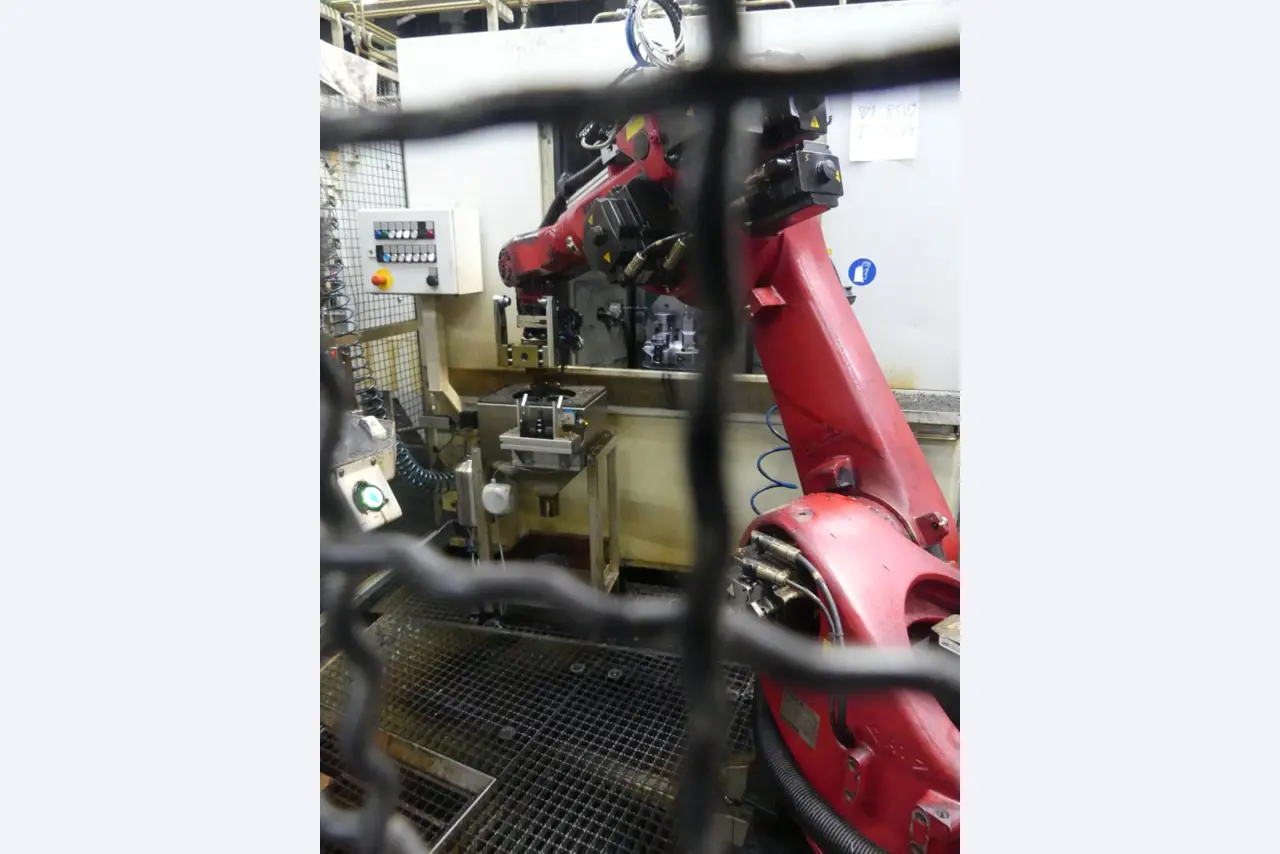 Centres d'usinage, machines d'usinage des métaux et lignes de production de l'industrie automobile-11