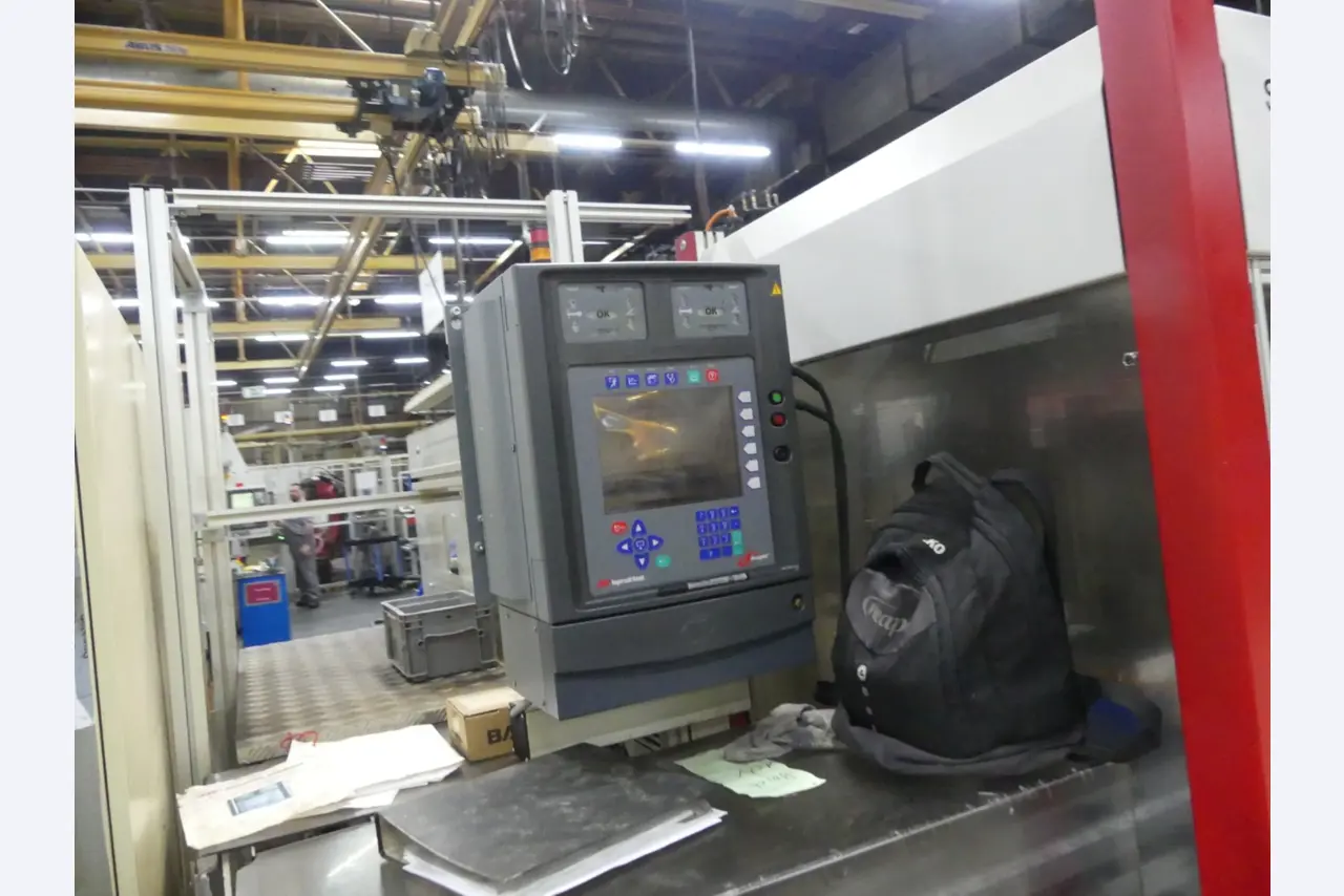 Centres d'usinage, machines d'usinage des métaux et lignes de production de l'industrie automobile-9