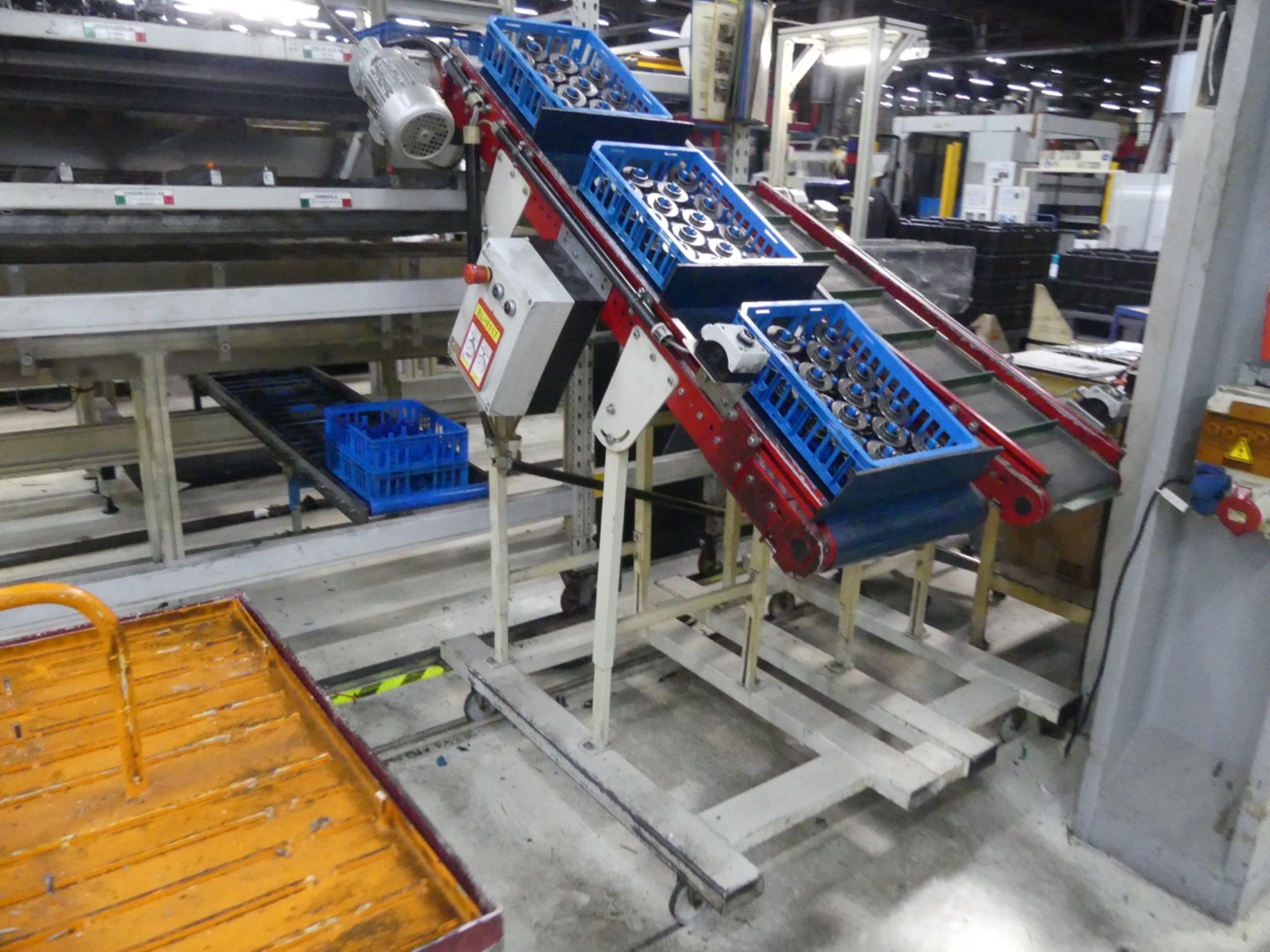 Centres d'usinage, machines d'usinage des métaux et lignes de production de l'industrie automobile-13