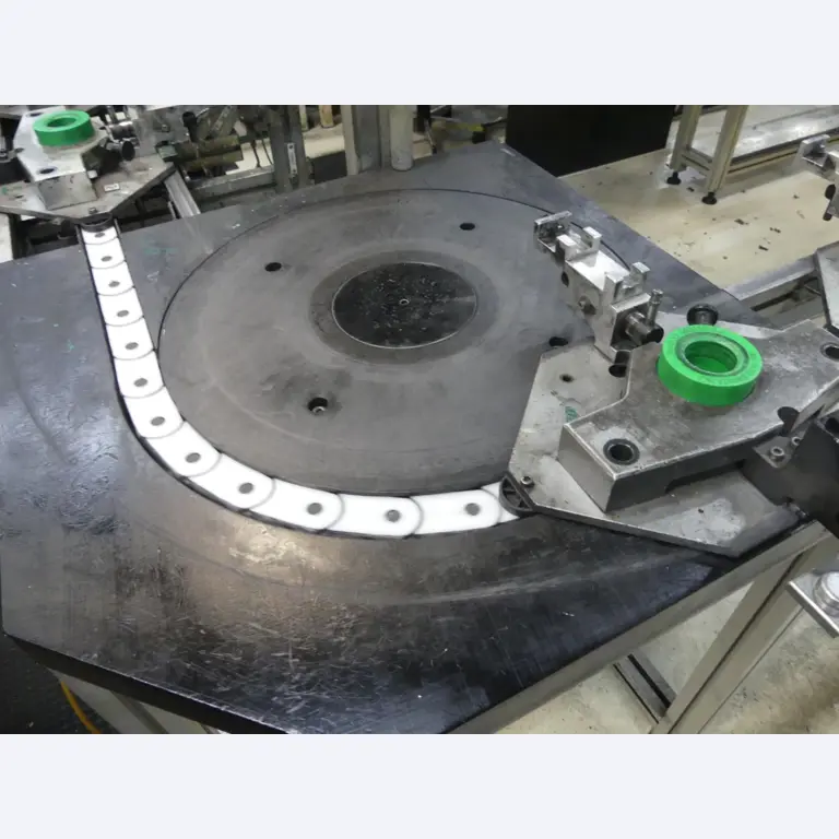 Centres d'usinage, machines d'usinage des métaux et lignes de production de l'industrie automobile-2