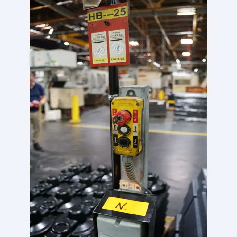 Centres d'usinage, machines d'usinage des métaux et lignes de production de l'industrie automobile-1