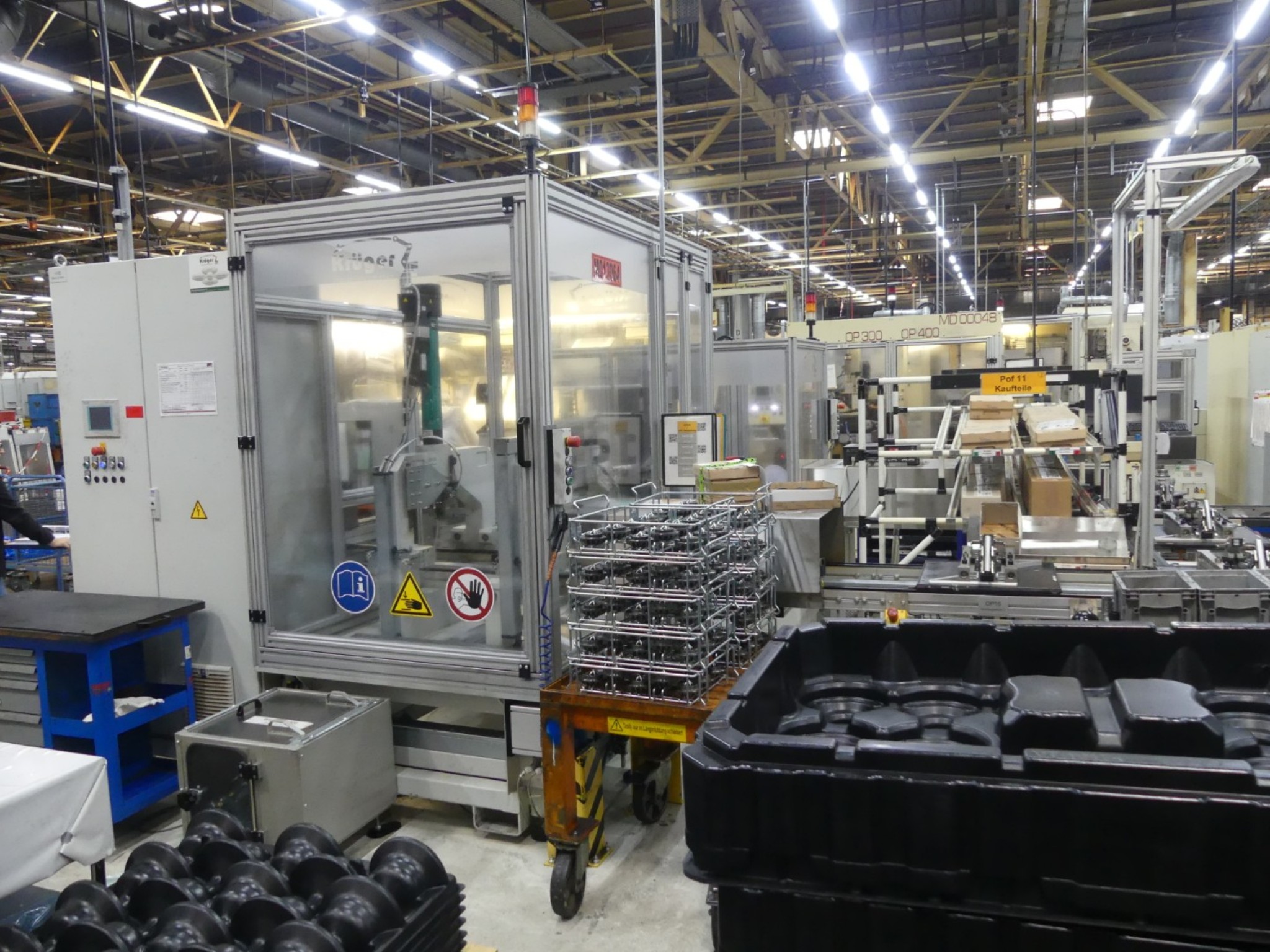 Centres d'usinage, machines d'usinage des métaux et lignes de production de l'industrie automobile-1