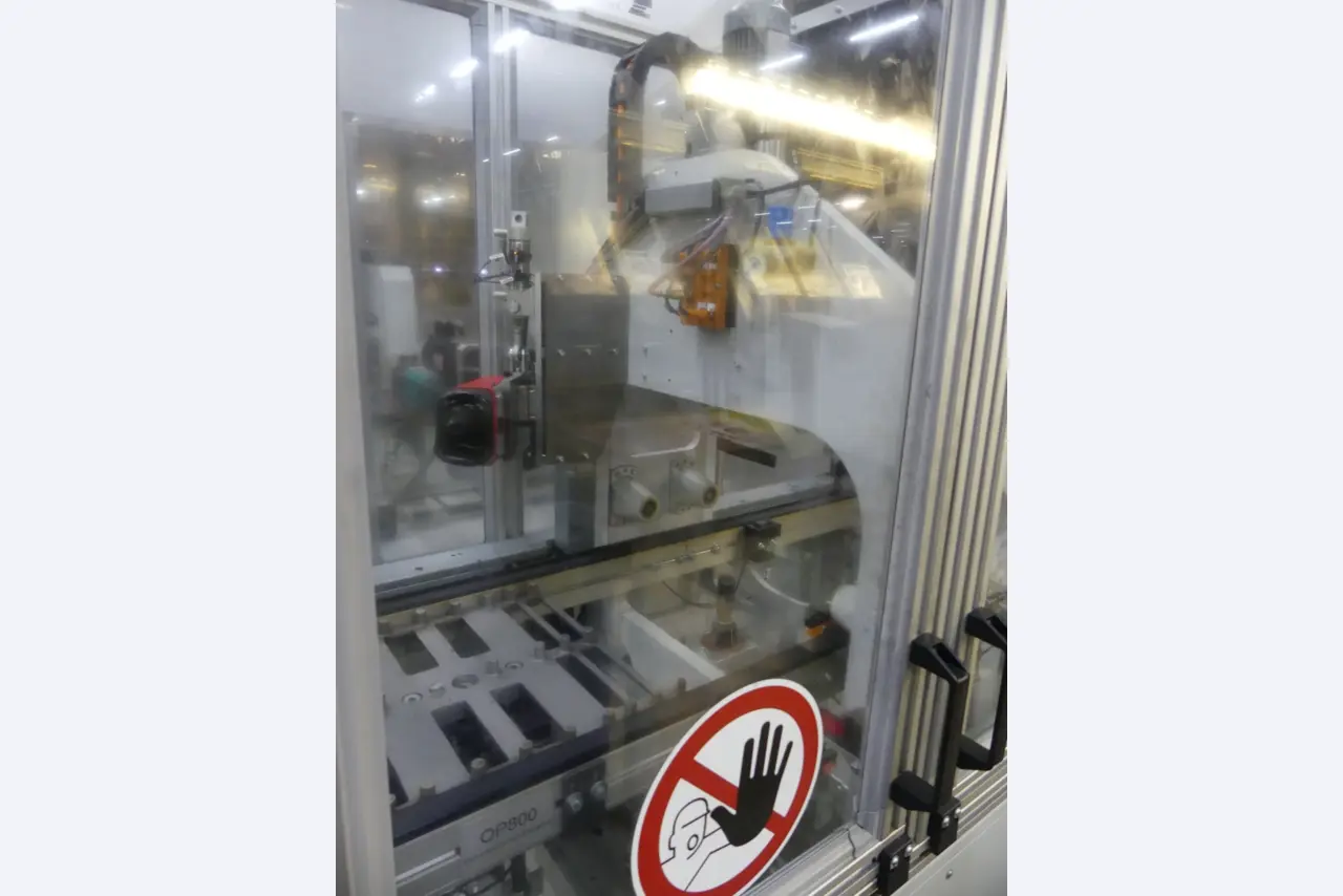 Centres d'usinage, machines d'usinage des métaux et lignes de production de l'industrie automobile-5